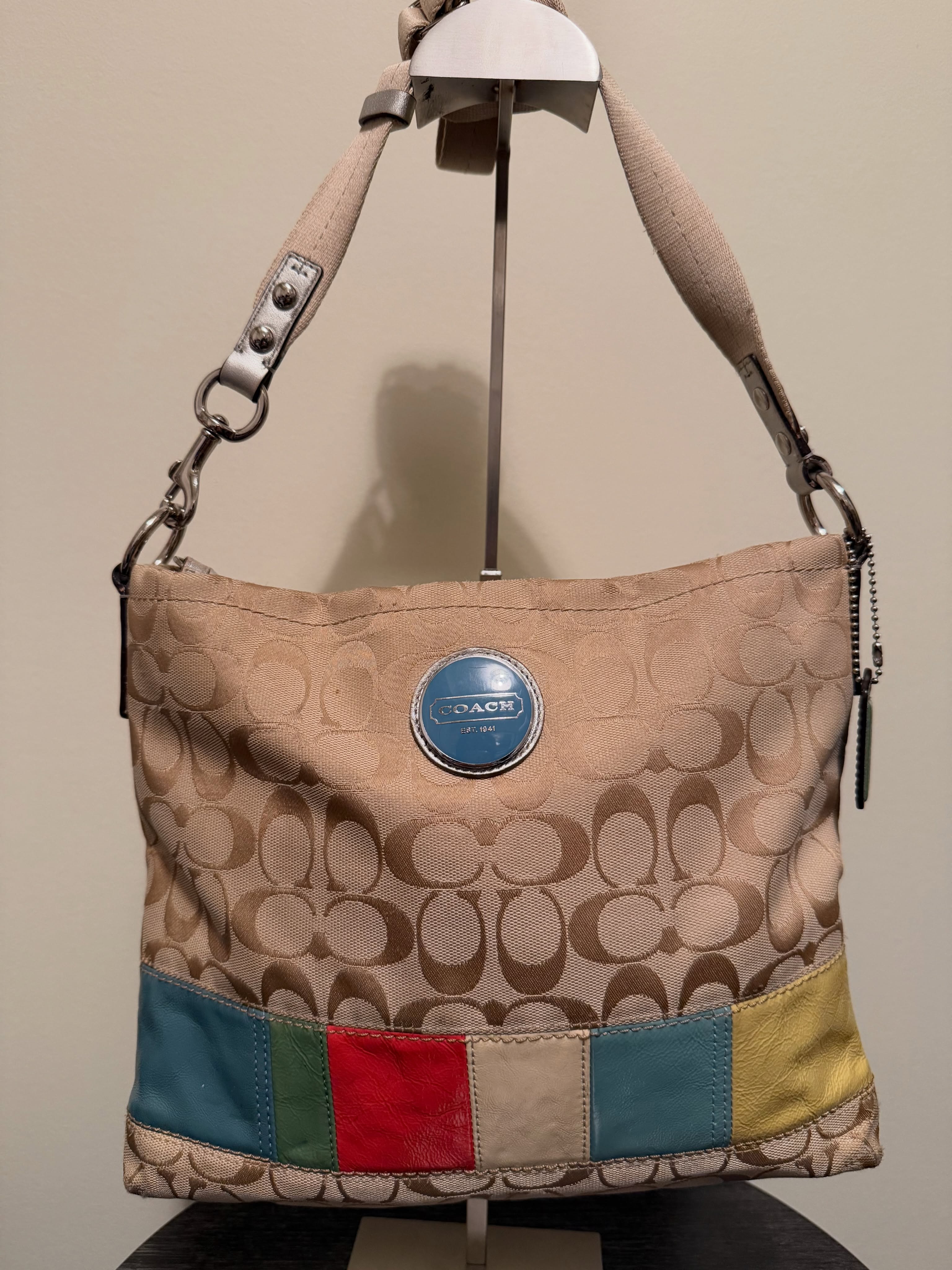 Coach Beige Signature Multi-Color Stripe Crossbody 💙